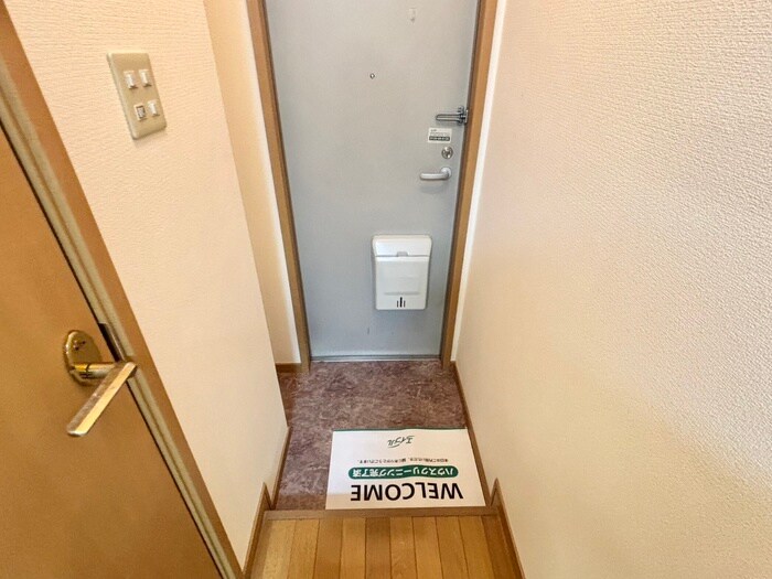 物件内観写真16　(玄関)