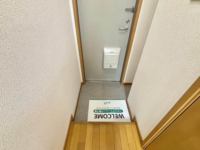 物件内観写真16　(玄関)