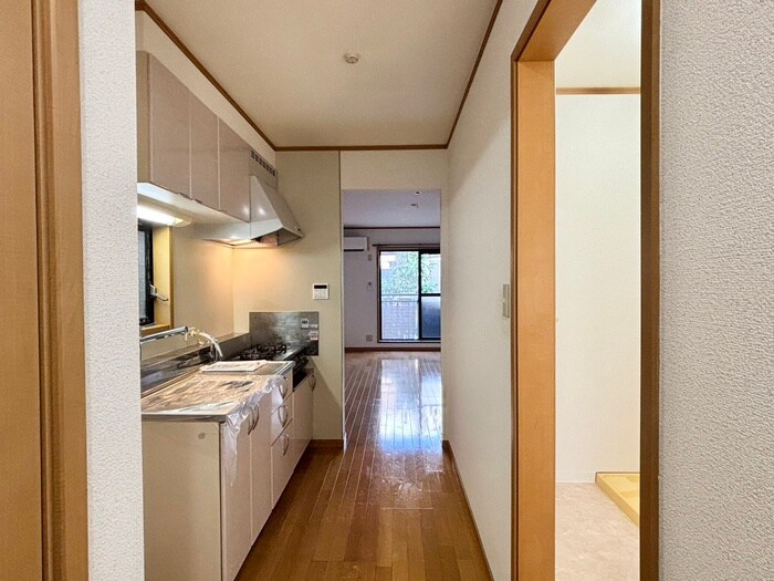 物件内観写真16　(廊下)