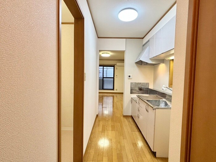 物件内観写真17　(廊下)