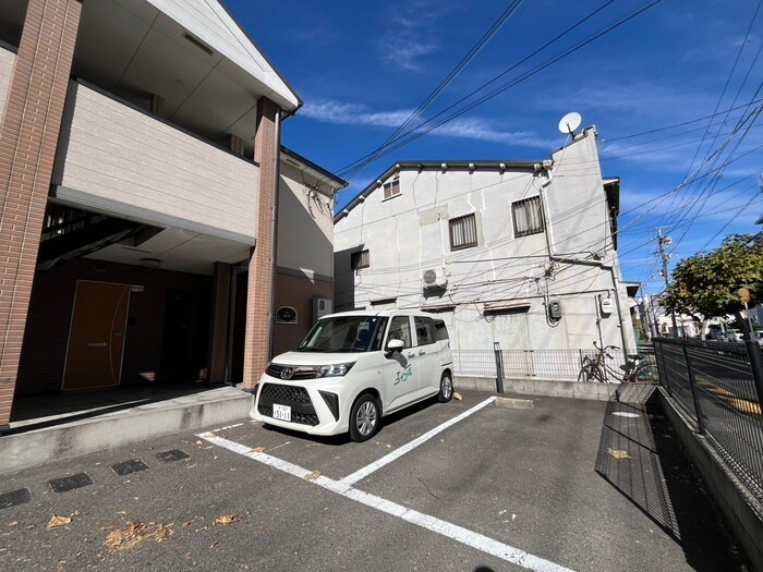 物件外観写真2　(駐輪場)