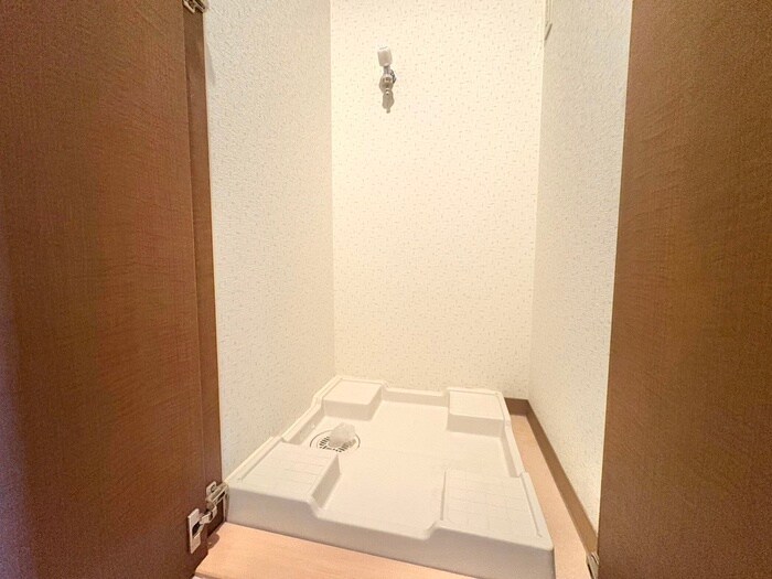 物件内観写真15　(洗濯機置場)