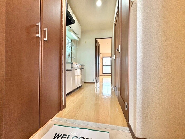 物件内観写真17　(玄関)