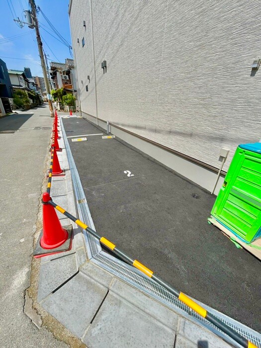 物件外観写真3　(駐車場)