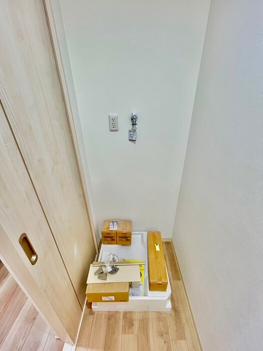 物件内観写真16　(洗濯機置場)