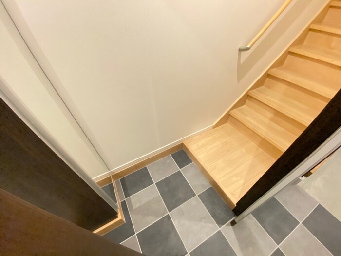 物件内観写真18　(玄関)