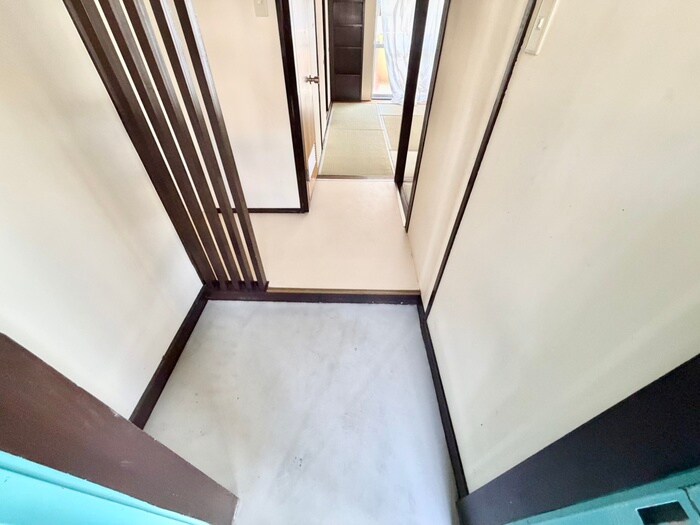 物件内観写真12　(玄関)