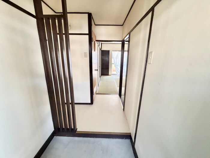 物件内観写真13　(廊下)