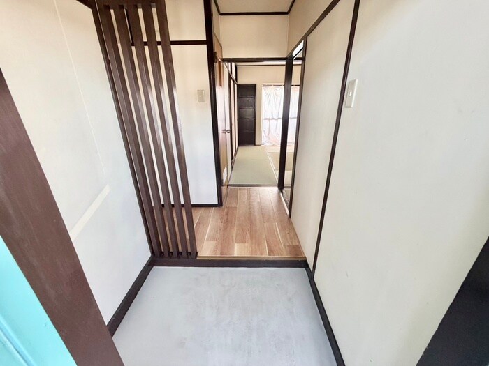 物件内観写真15　(玄関)