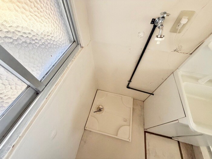 物件内観写真18　(洗濯機置場)