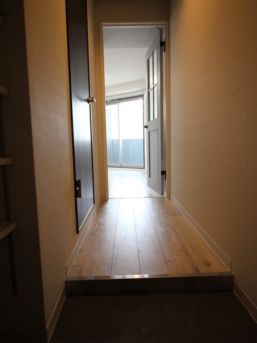 物件内観写真7　(玄関)