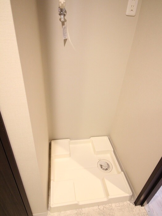 物件内観写真10　(洗濯機置場)