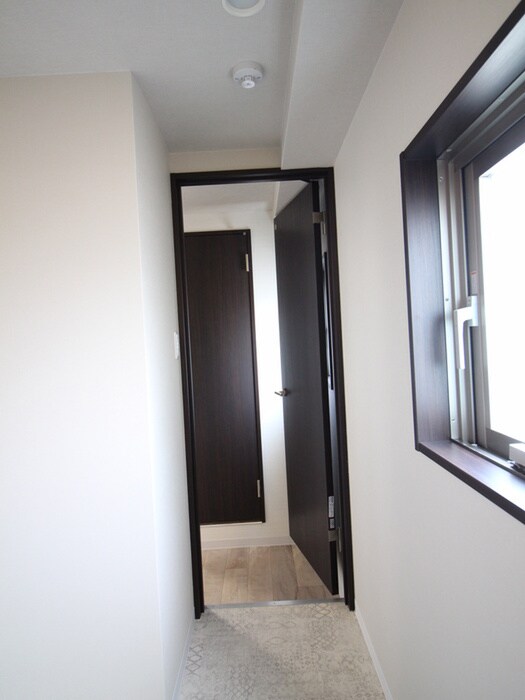 物件内観写真16　(玄関)