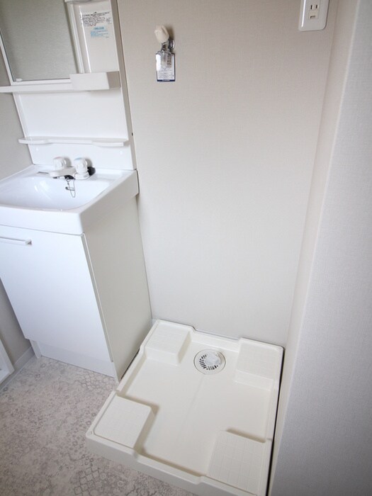 物件内観写真18　(洗濯機置場)