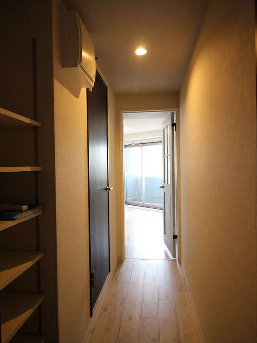 物件内観写真18　(廊下)