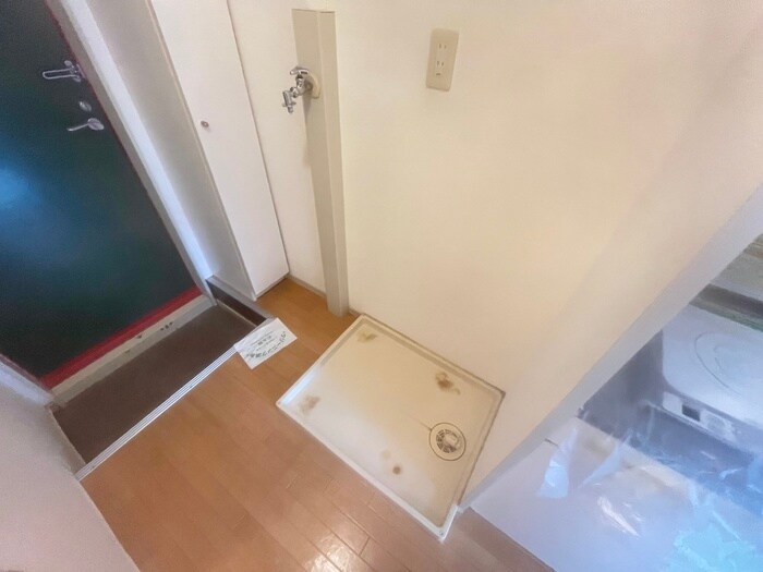 物件内観写真13　(洗濯機置場)