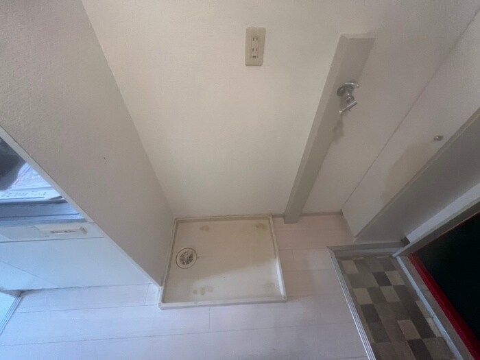 物件内観写真13　(洗濯機置場)