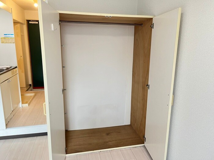 物件内観写真16　(収納)