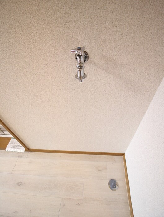 物件内観写真11　(洗濯機置場)