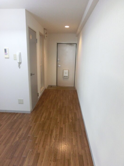 物件内観写真14　(廊下)