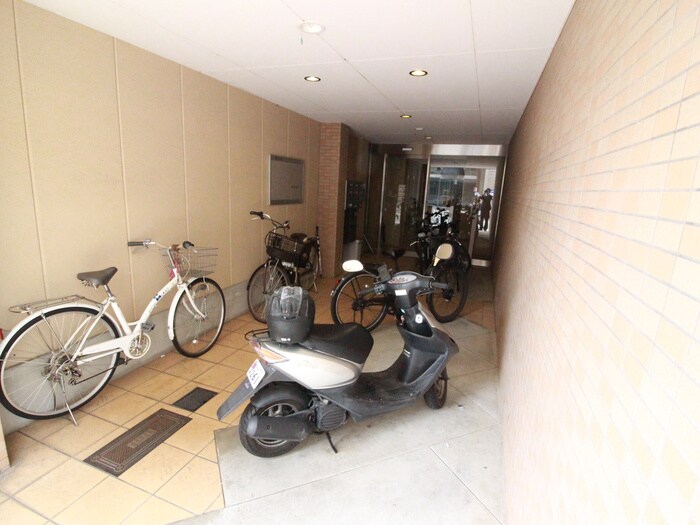 物件外観写真3　(駐輪場)