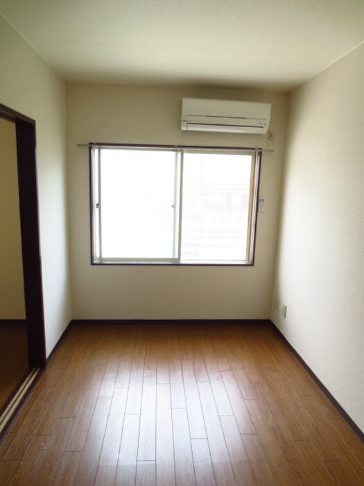 物件内観写真3　(居室)