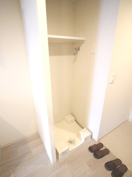 物件内観写真10　(洗濯機置場)