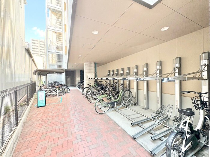 物件外観写真5　(駐輪場)