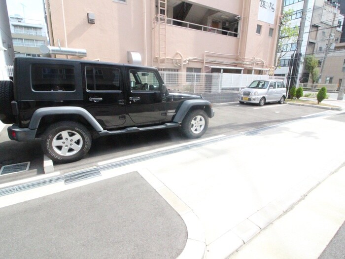 物件外観写真2　(駐車場)