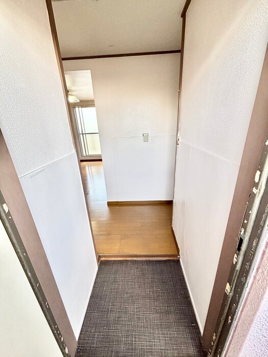 物件内観写真15　(玄関)