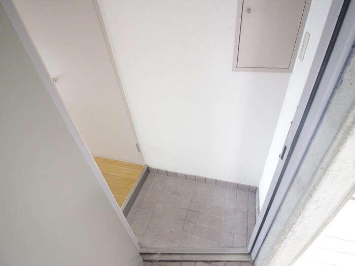 物件内観写真10　(玄関)