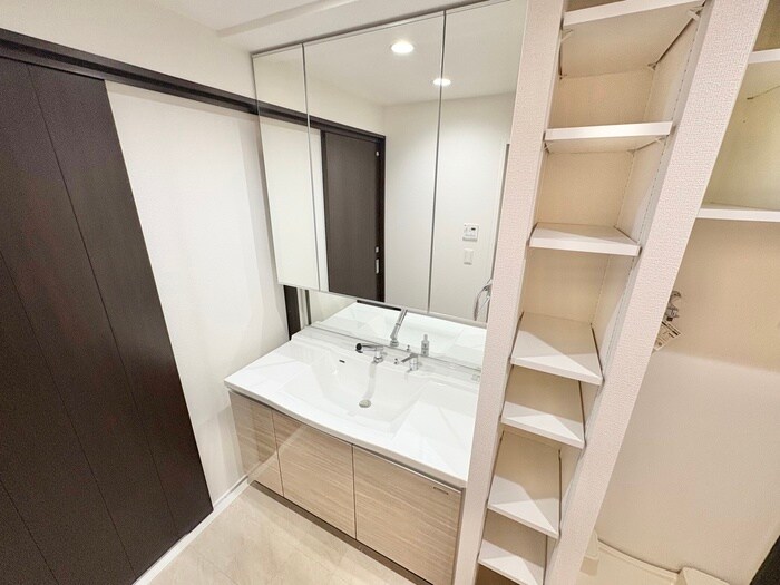 物件内観写真12　(洗面)