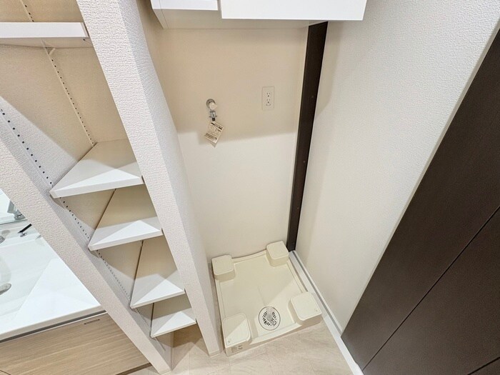 物件内観写真13　(洗濯機置場)