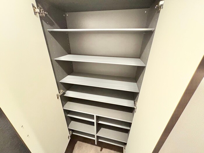 物件内観写真15　(靴箱)
