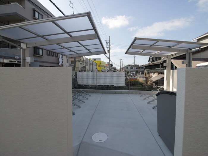 物件外観写真3　(駐輪場)