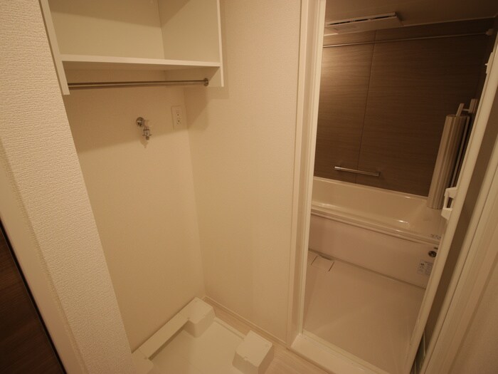 物件内観写真13　(洗濯機置場)