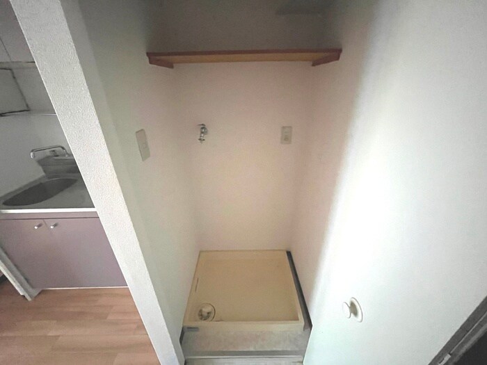 物件内観写真13　(洗濯機置場)