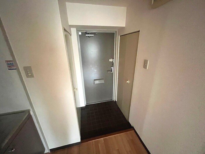 物件内観写真14　(玄関)
