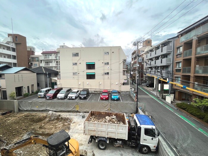 物件内観写真18　(室内からの展望)