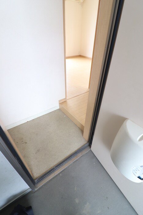 物件内観写真6　(玄関)