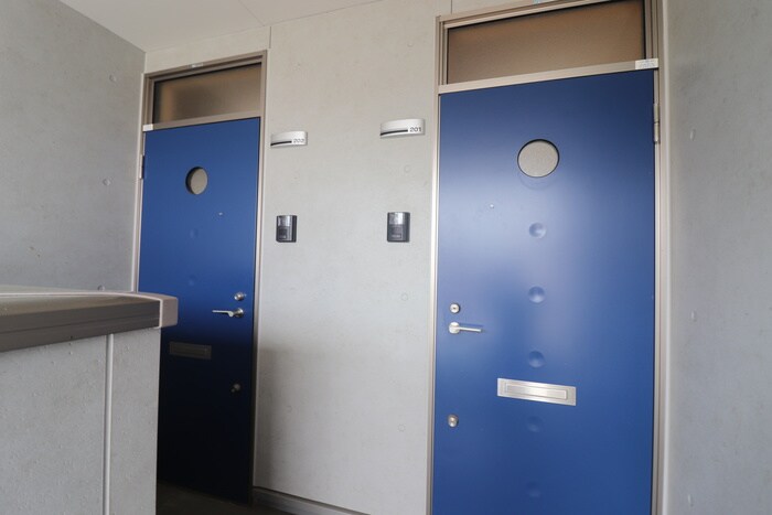 物件外観写真4　(エントランス部分)