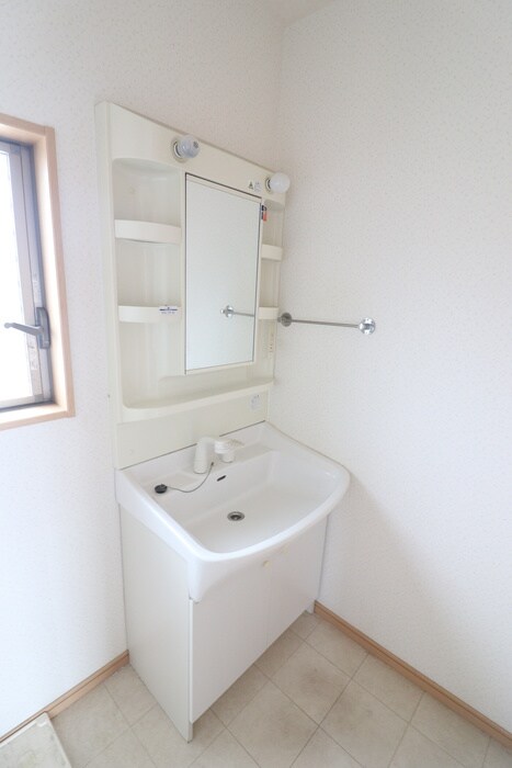 物件内観写真15　(洗面)