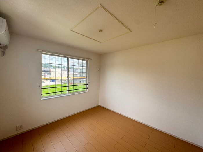 物件内観写真9　(居室)