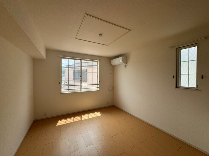 物件内観写真10　(居室)