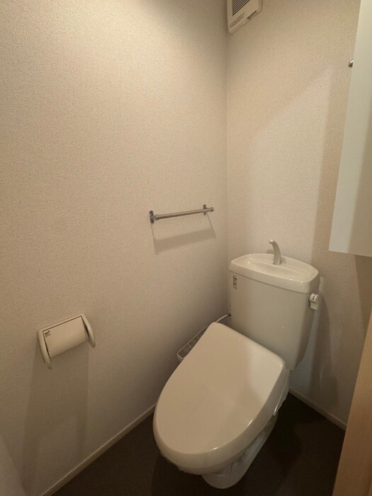 物件内観写真17　(トイレ)