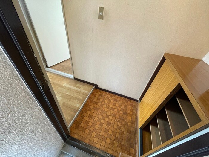 物件内観写真7　(玄関)