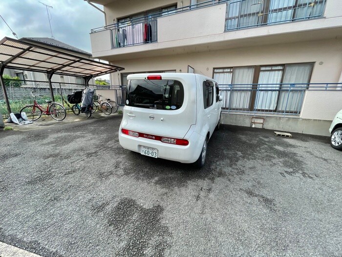 物件外観写真6　(駐車場)