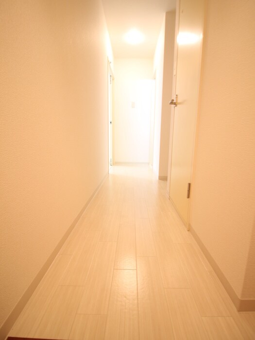 物件内観写真8　(廊下)