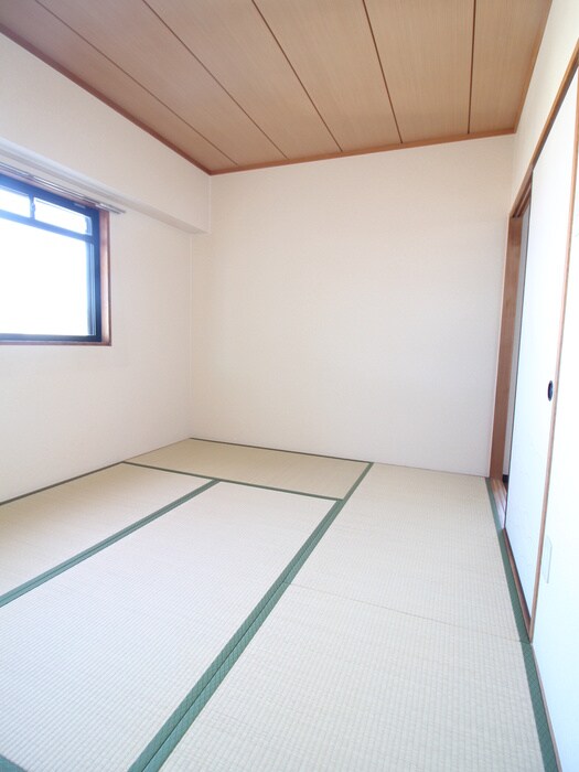 物件内観写真9　(居室)