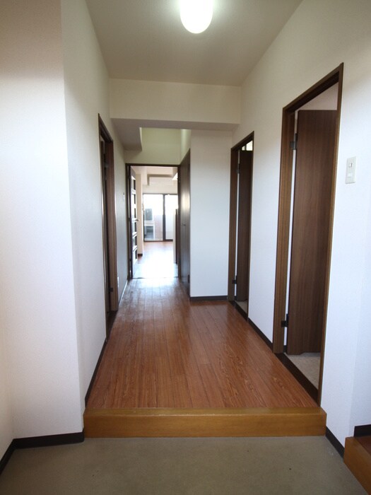 物件内観写真21　(廊下)